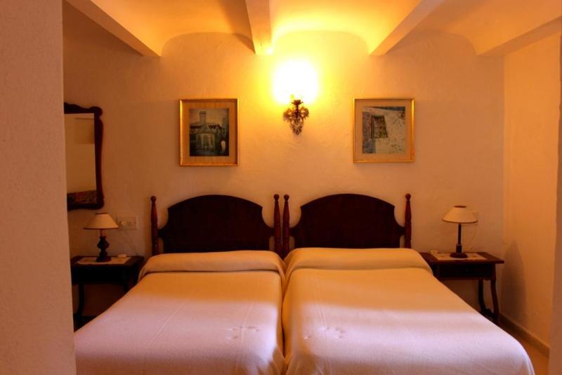 Hostal Los Pinos Cala de Sant Vicenc Esterno foto